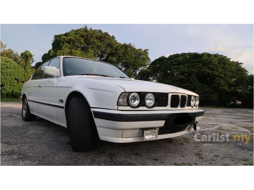 Bmw 525i 1990 2 5 在 State Auto自动挡sedan White 于 价格 Carlist My