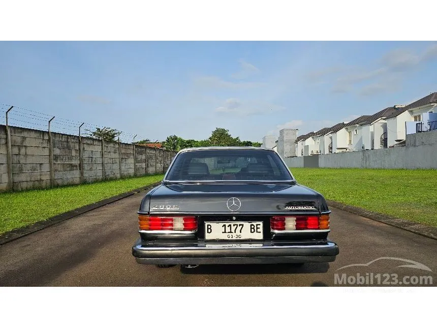 1985 Mercedes-Benz 280E Sedan