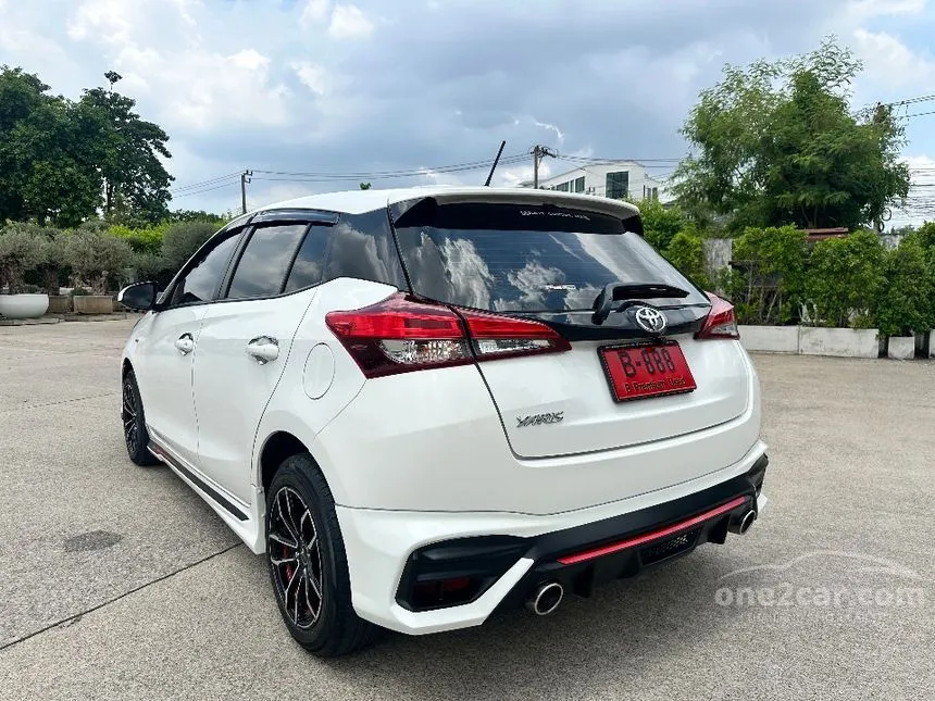 2021 Toyota YARIS Entry Hatchback