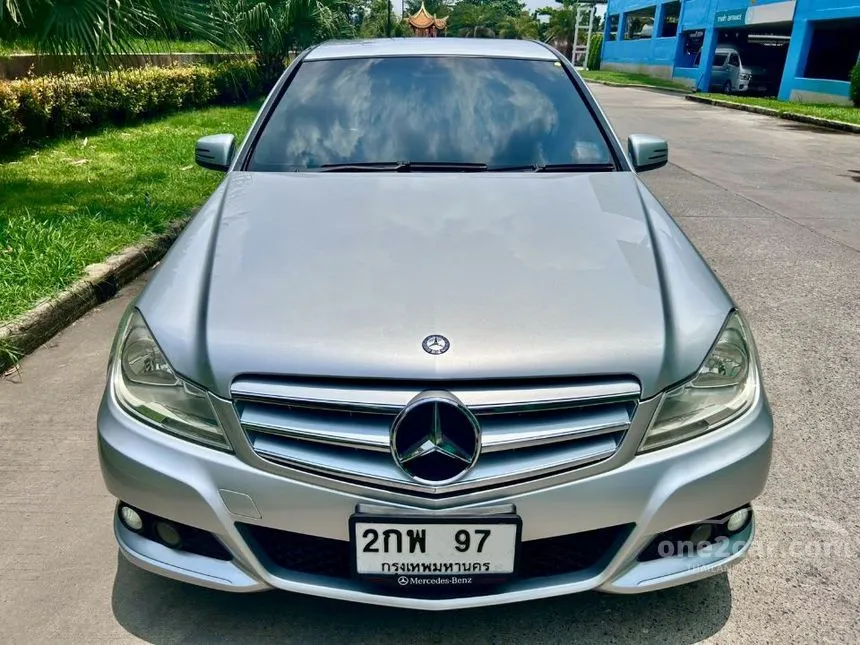2013 Mercedes-Benz C200 CGI BlueEFFICIENCY Sedan