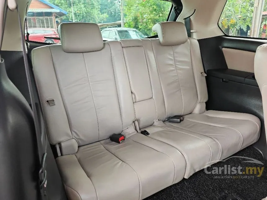 2012 Mazda 8 MPV