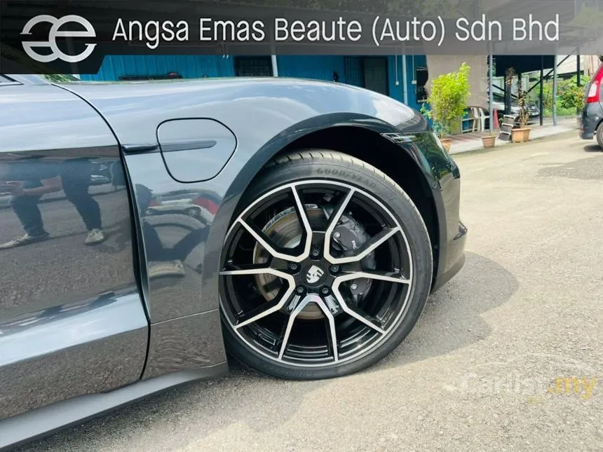 2025 Porsche Taycan Sedan