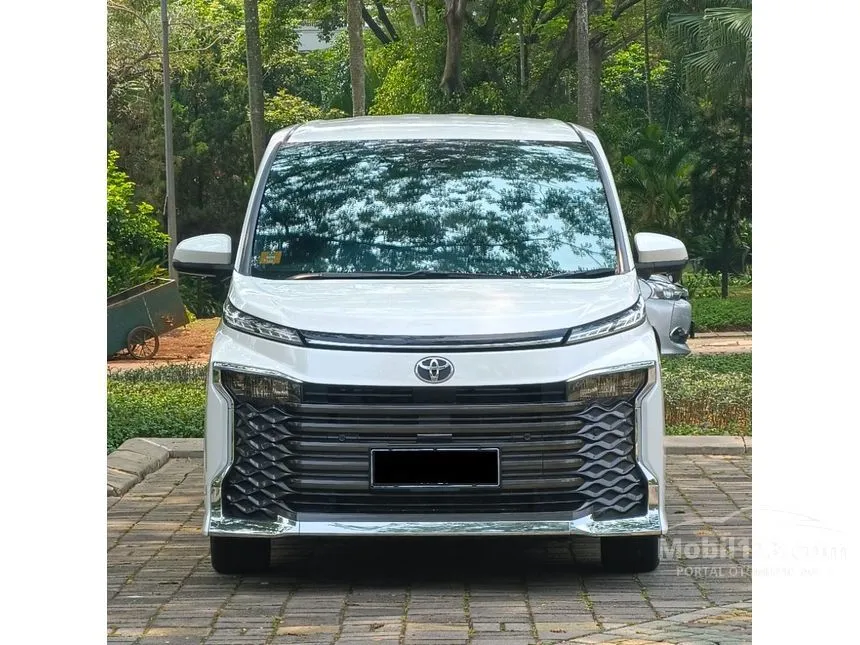 Jual Mobil Toyota Voxy 2022 (Premium Color) 2.0 di DKI Jakarta Automatic MPV Putih Rp 399.000.000