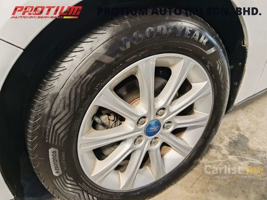 2014 Ford Focus Titanium Sedan