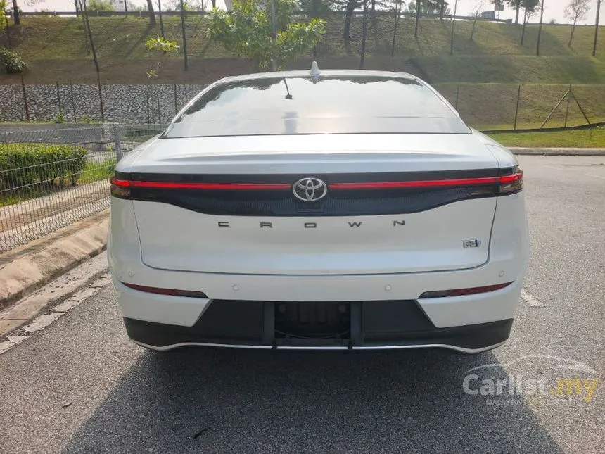 2022 Toyota Crown RS Advance Sedan