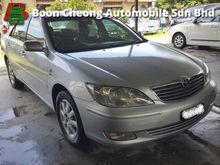 2002 Toyota Camry 2.4 V Sedan