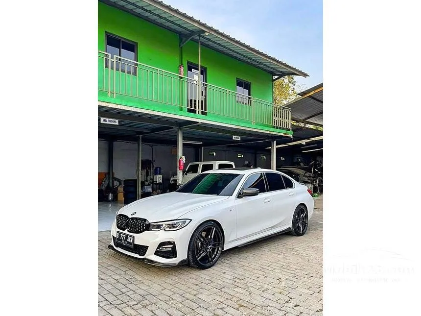 Jual Mobil BMW 330i 2021 M Sport 2.0 di DKI Jakarta Automatic Sedan Putih Rp 850.000.000