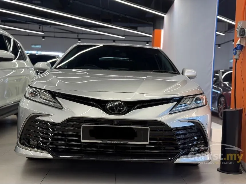 2022 Toyota Camry V Sedan