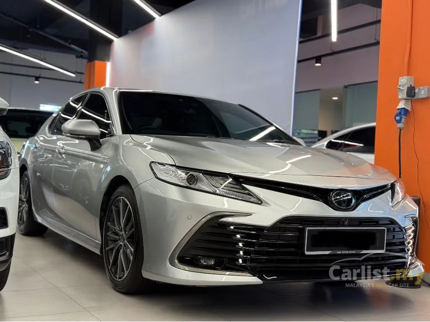 2022 Toyota Camry V Sedan