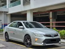 2015 Toyota Camry 2.5 Hybrid / ORIGINAL MILEAGE/ TIP TOP CONDITION