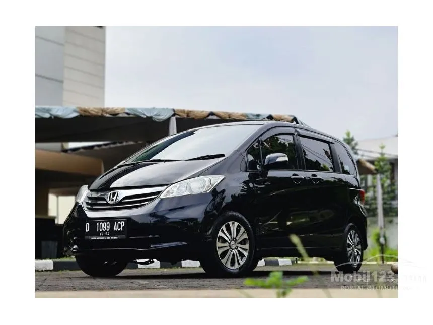 Jual Mobil Honda Freed 2014 S 1.5 di Jawa Barat Automatic MPV Hitam Rp 192.000.000