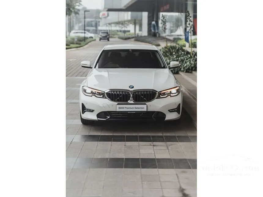 Jual Mobil BMW 320i 2022 Sport 2.0 di DKI Jakarta Automatic Sedan Putih Rp 910.000.000
