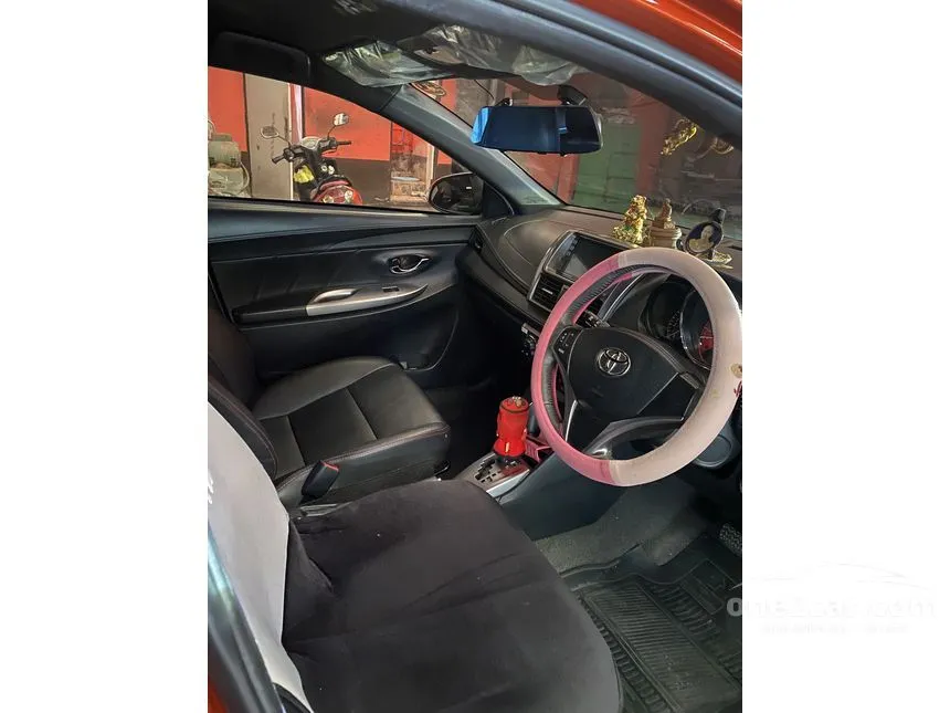 2016 Toyota YARIS G Hatchback
