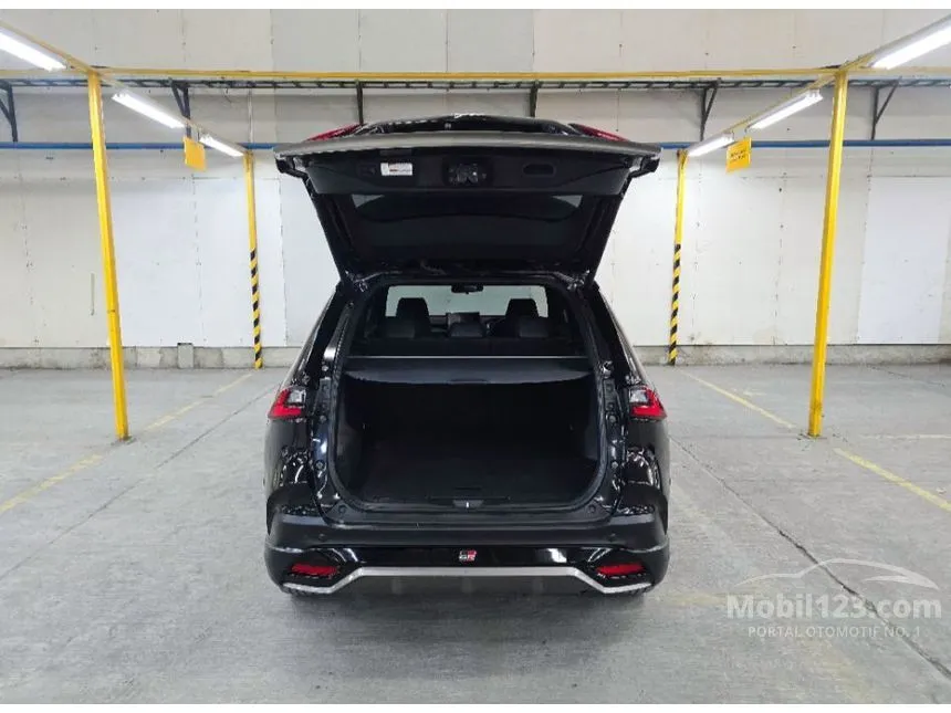 2023 Toyota Yaris Cross S HV SUV