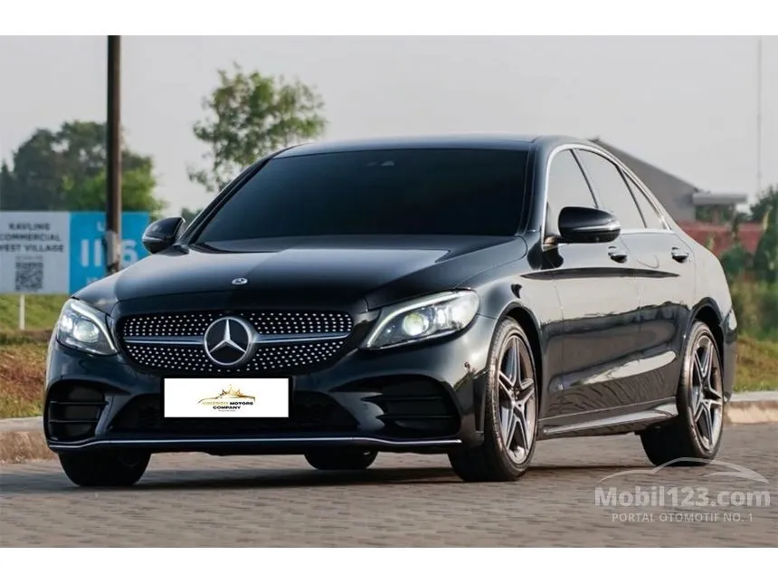 2019 Mercedes-Benz C300 AMG Line Sedan