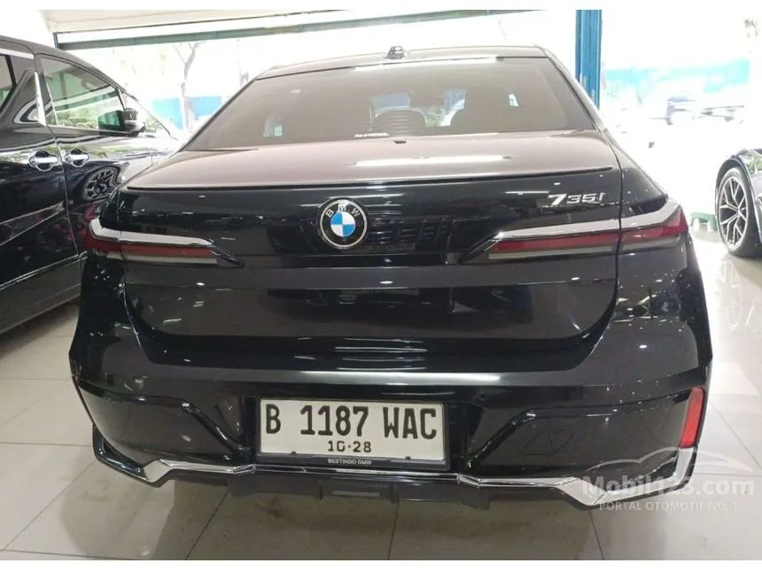2023 BMW 735i M Sport Sedan