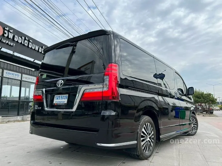 2020 Toyota Majesty Standard Van
