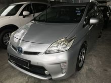 ( TRUE YEAR 2013) Toyota Prius 1.8 Hybrid Luxury Hatchback