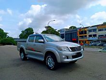 2012 Toyota Hilux 2.5 G Pickup Truck//Easy Loan