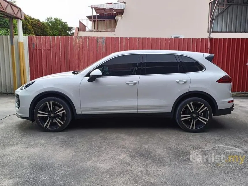 2015 Porsche Cayenne GTS SUV
