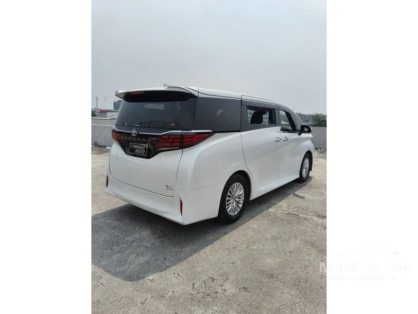 2026 Toyota Alphard Wellcab Hybrid MPV