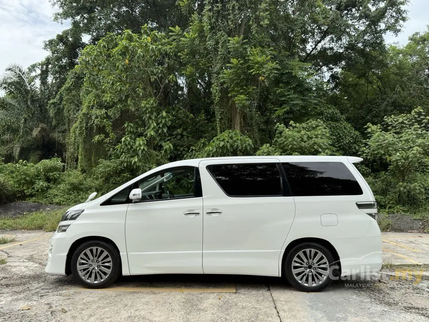 2013 Toyota Vellfire Z Golden Eyes MPV