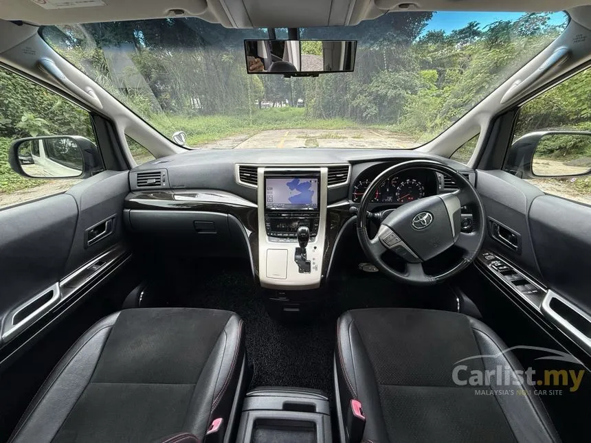 2013 Toyota Vellfire Z Golden Eyes MPV