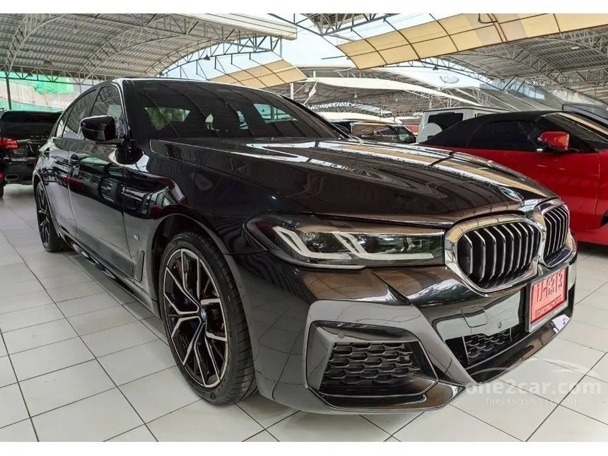 2022 BMW 530e M Sport Sedan