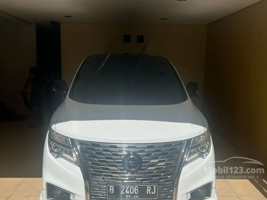 2011 Nissan Elgrand Highway Star MPV