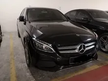 2017 Mercedes-Benz C200 2.0 Avantgarde Sedan(please call now for best offer)