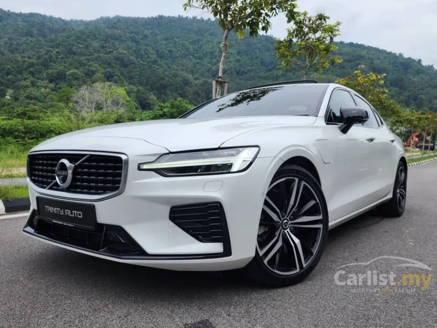 2020 Volvo S60 Recharge T8 R-Design Sedan