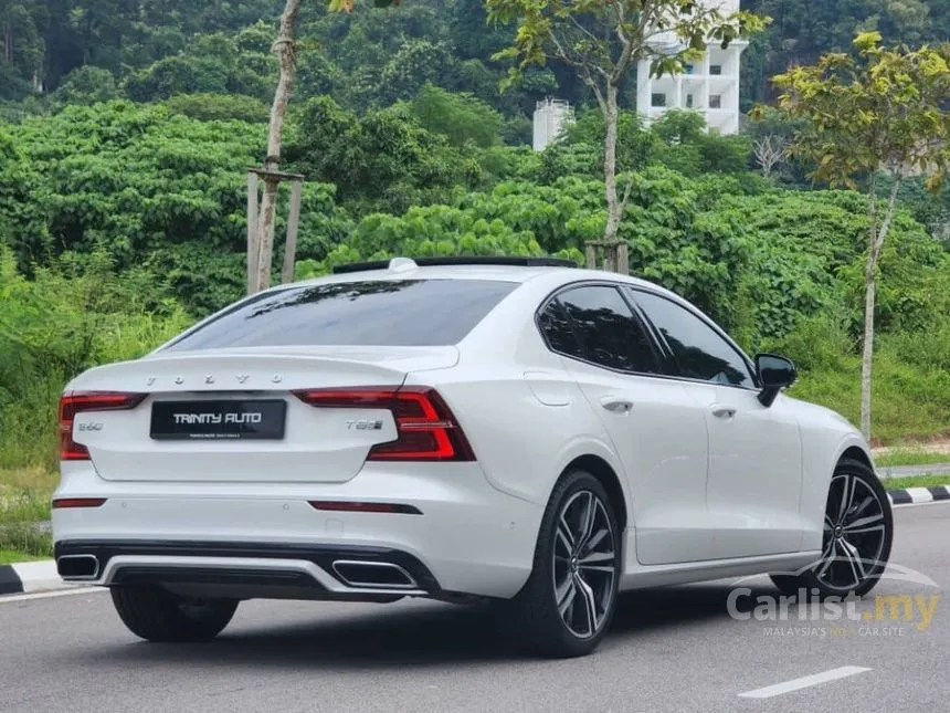 2020 Volvo S60 Recharge T8 R-Design Sedan