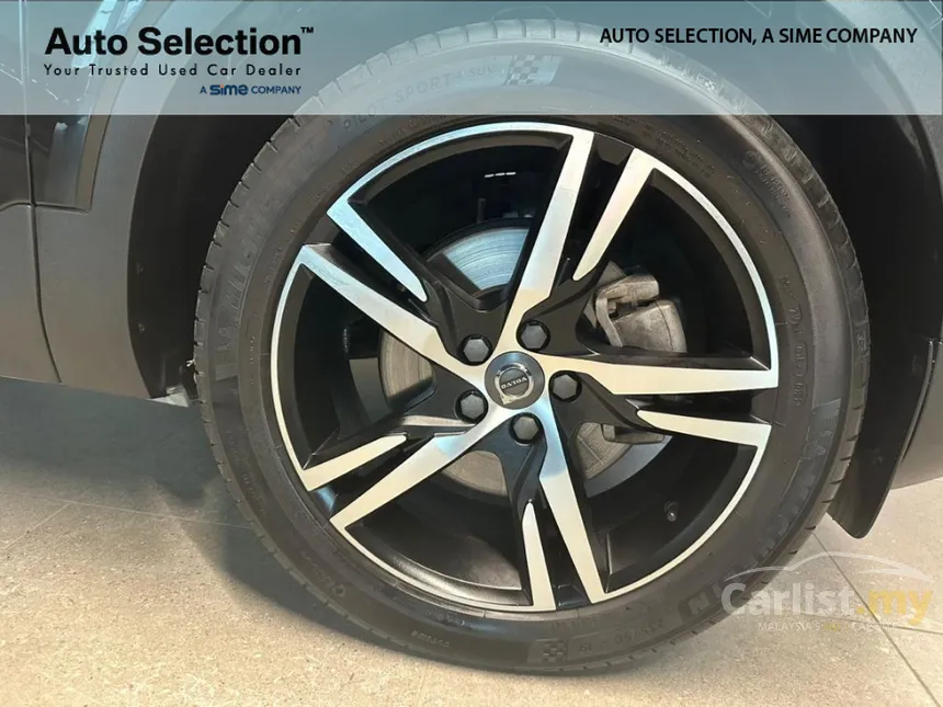 2022 Volvo XC40 T5 R-Design SUV