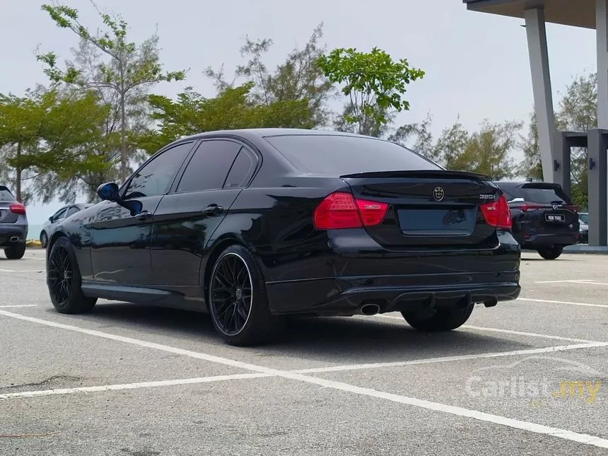 2010 BMW 320i Sports Sedan