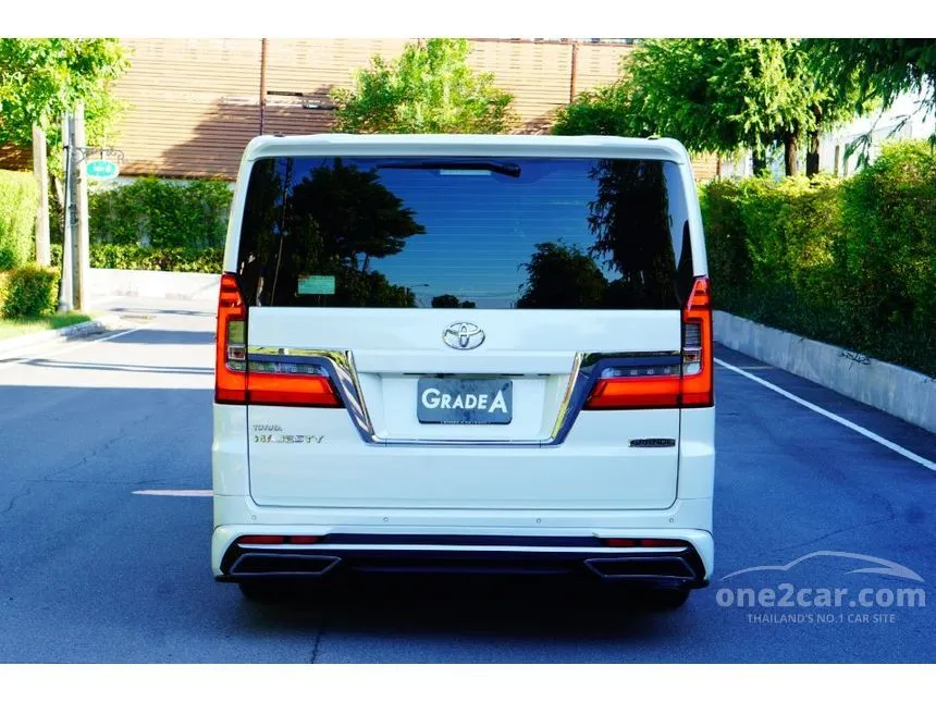 2020 Toyota Majesty Grande Van