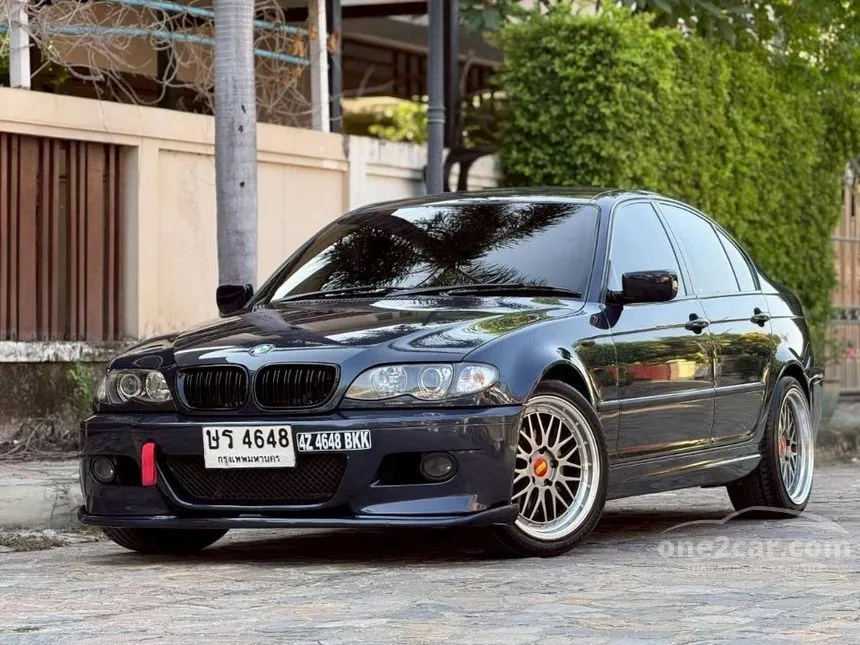 2004 BMW 318i Sedan