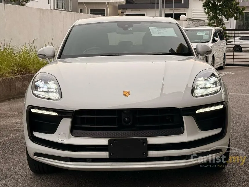 2022 Porsche Macan SUV