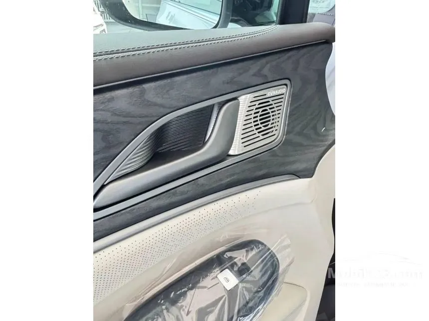 2025 Denza D9 Advanced MPV