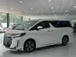 Recon BIG OFFER READY FOR NEW YEAR 2022 Toyota Alphard 2.5 SC FULL BODYKIT AND PILOT SEAT