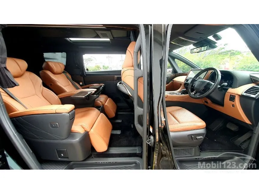 2024 Toyota Vellfire HEV VIP (Premium Color) MPV