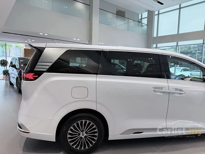 2025 Denza D9 Advanced MPV