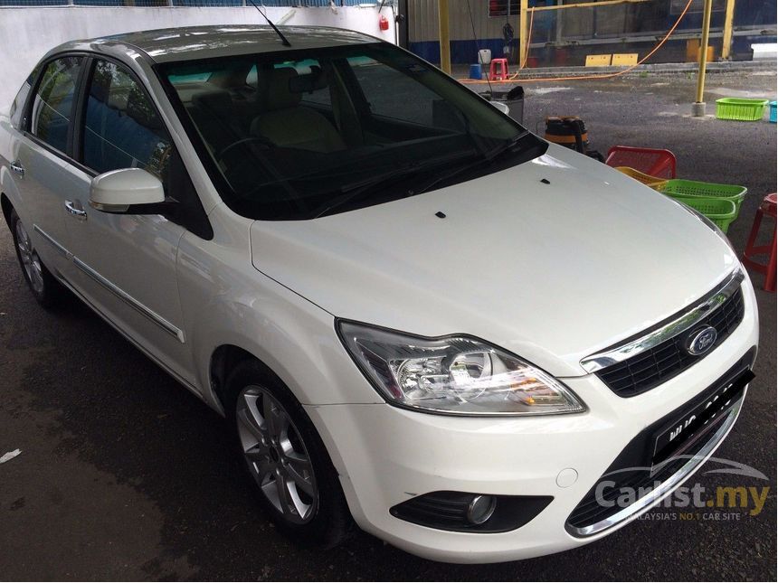Ford Focus 2010 Ghia 2.0 in Selangor Automatic Sedan White 