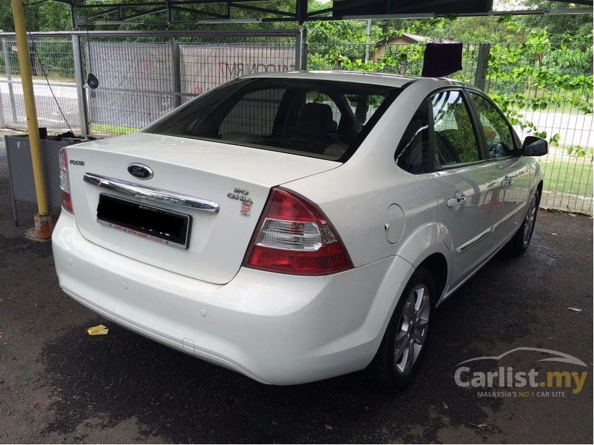 Ford Focus 2010 Ghia 2.0 in Selangor Automatic Sedan White 