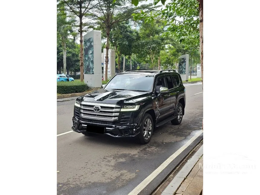 2024 Toyota Land Cruiser 300 VX-R SUV