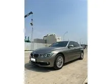 2018 BMW 320i 2.0 Luxury Sedan (Faktur 2019) F30 Gray on Black Odo 40 Rb (TERMURAH)