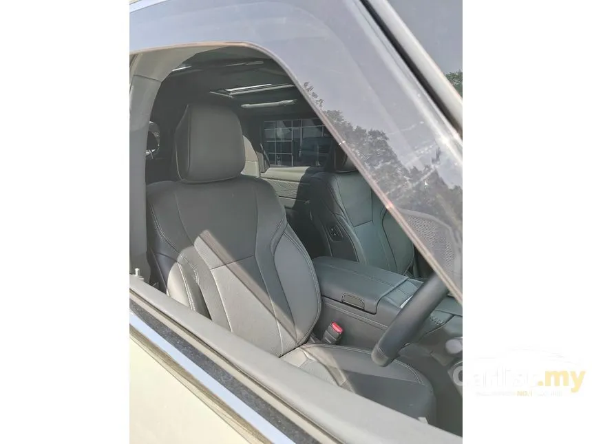 2024 Toyota Alphard Z 7-Seater MPV
