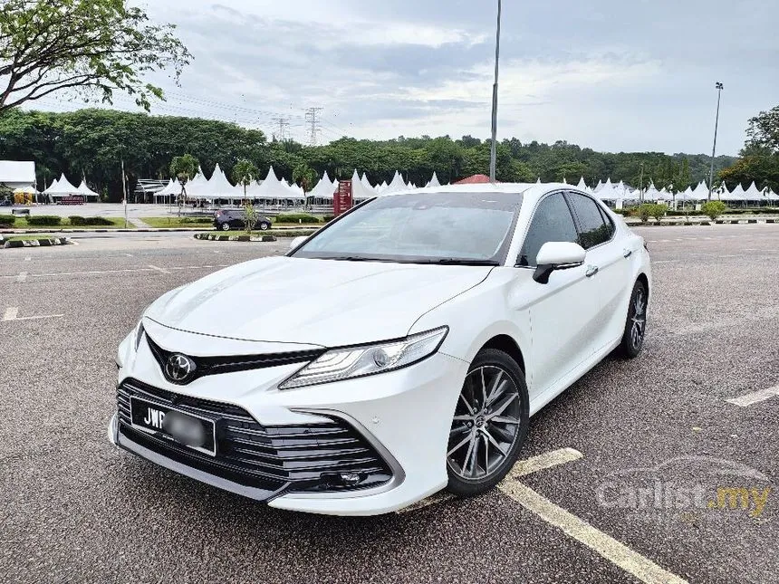 Used 2022 Toyota Camry 2.5 V * 15k Mileage* Toyota Warranty 2027*Johor