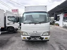 Hino WU300R 10ft box 2009/2010