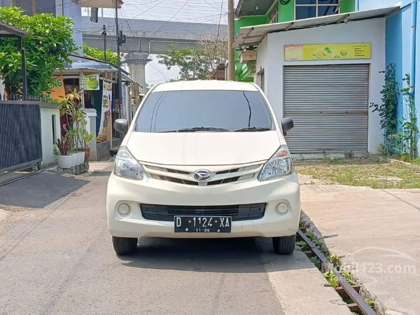 Jual Mobil Daihatsu Xenia 2014 D PLUS 1.0 di Jawa Barat Manual MPV Putih Rp 90.000.000