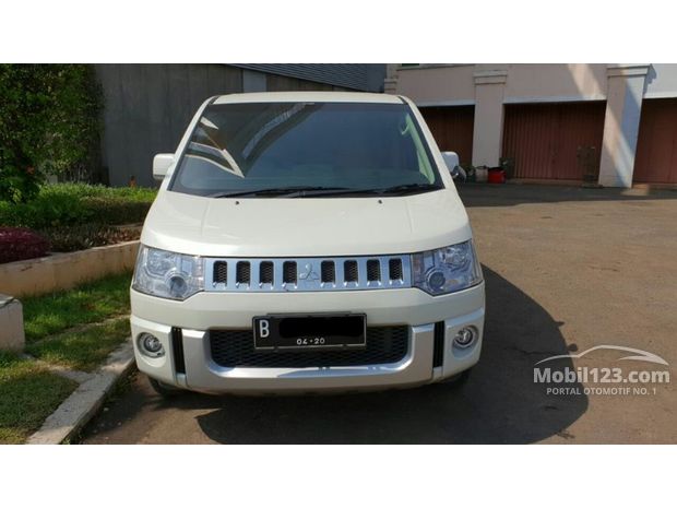 Mitsubishi Delica Mobil bekas dijual di Indonesia - Dari 